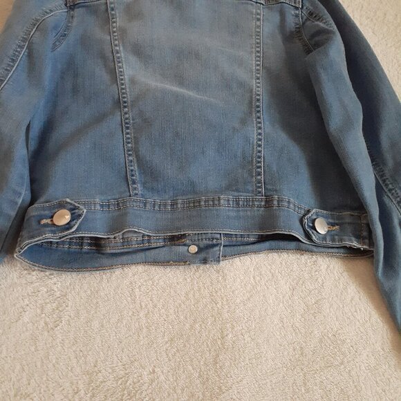 The Children's Place Girl's Size Medium (7/8) Light Wash Denim Jean Jacket - Picture 9 of 11